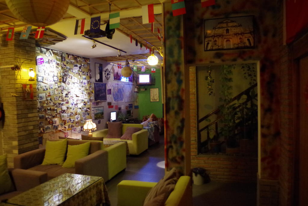 Yangshuo Travellers Land Youth Hostel Exterior photo