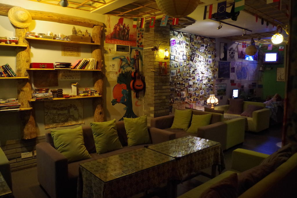Yangshuo Travellers Land Youth Hostel Exterior photo