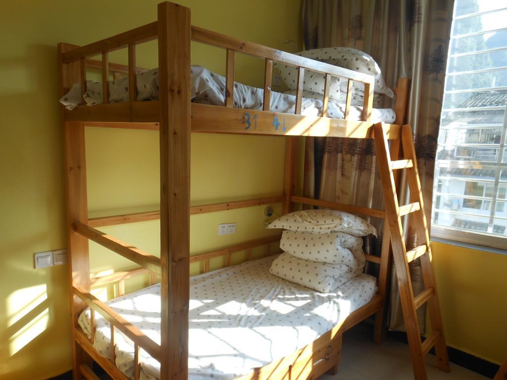 Yangshuo Travellers Land Youth Hostel Exterior photo