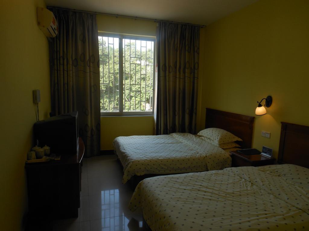 Yangshuo Travellers Land Youth Hostel Exterior photo