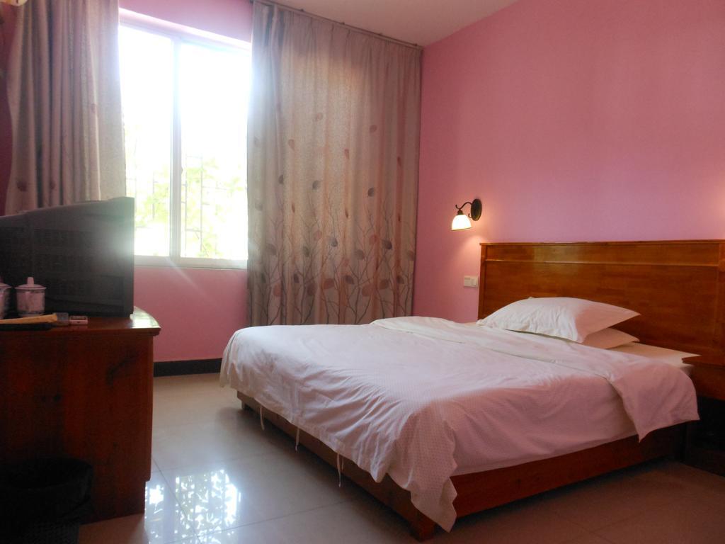Yangshuo Travellers Land Youth Hostel Exterior photo