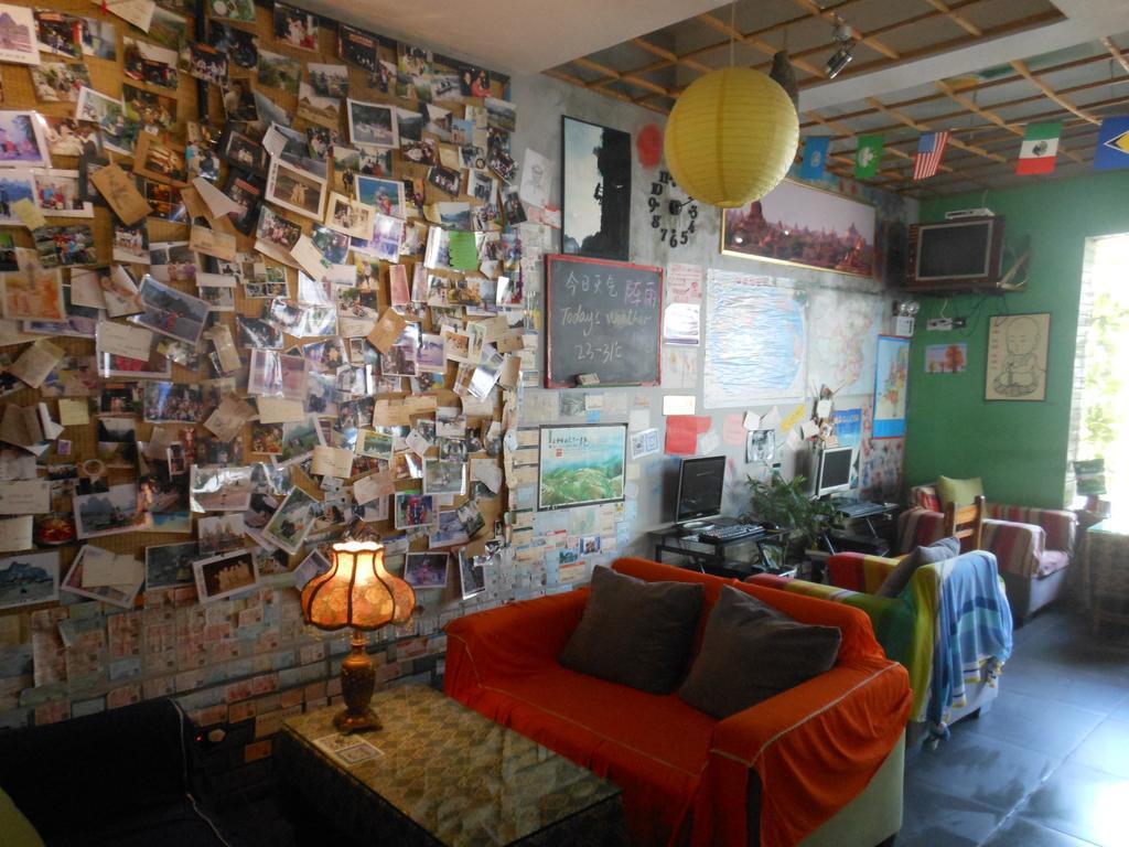 Yangshuo Travellers Land Youth Hostel Exterior photo