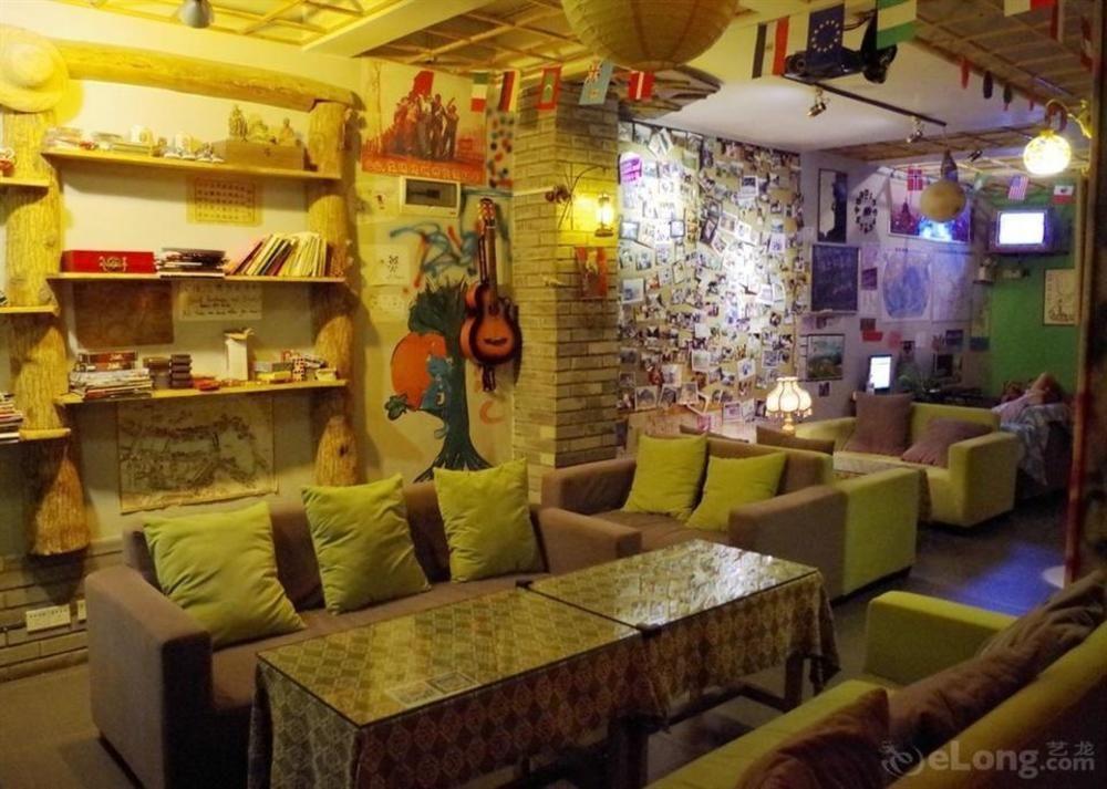 Yangshuo Travellers Land Youth Hostel Exterior photo