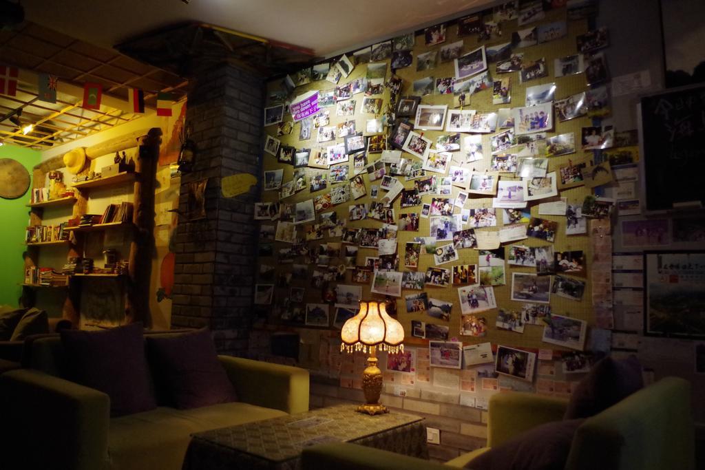Yangshuo Travellers Land Youth Hostel Exterior photo