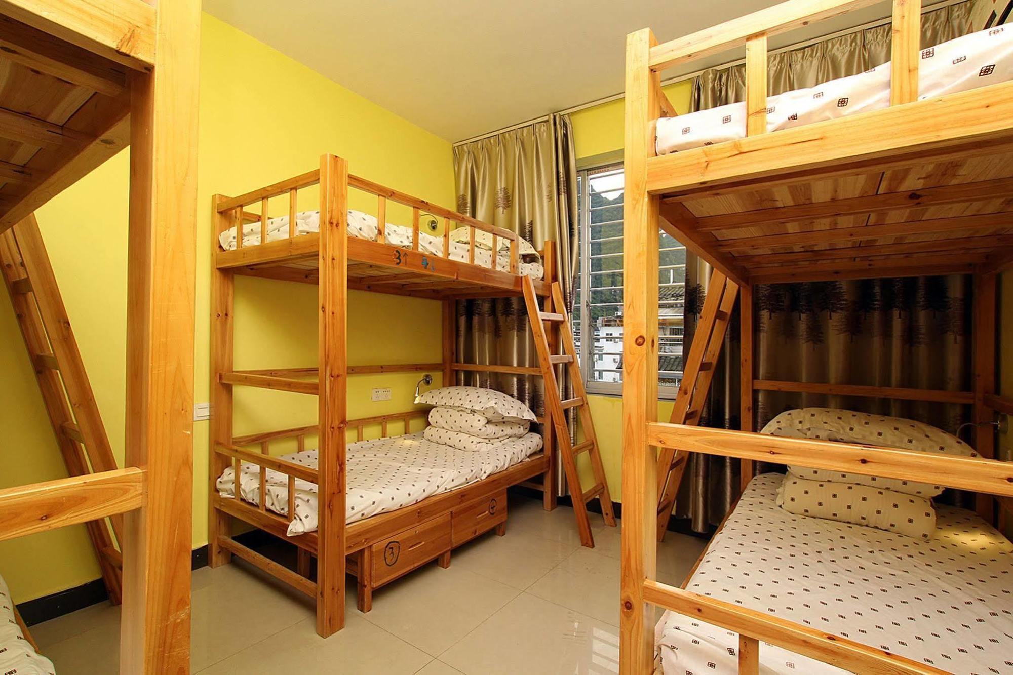 Yangshuo Travellers Land Youth Hostel Exterior photo